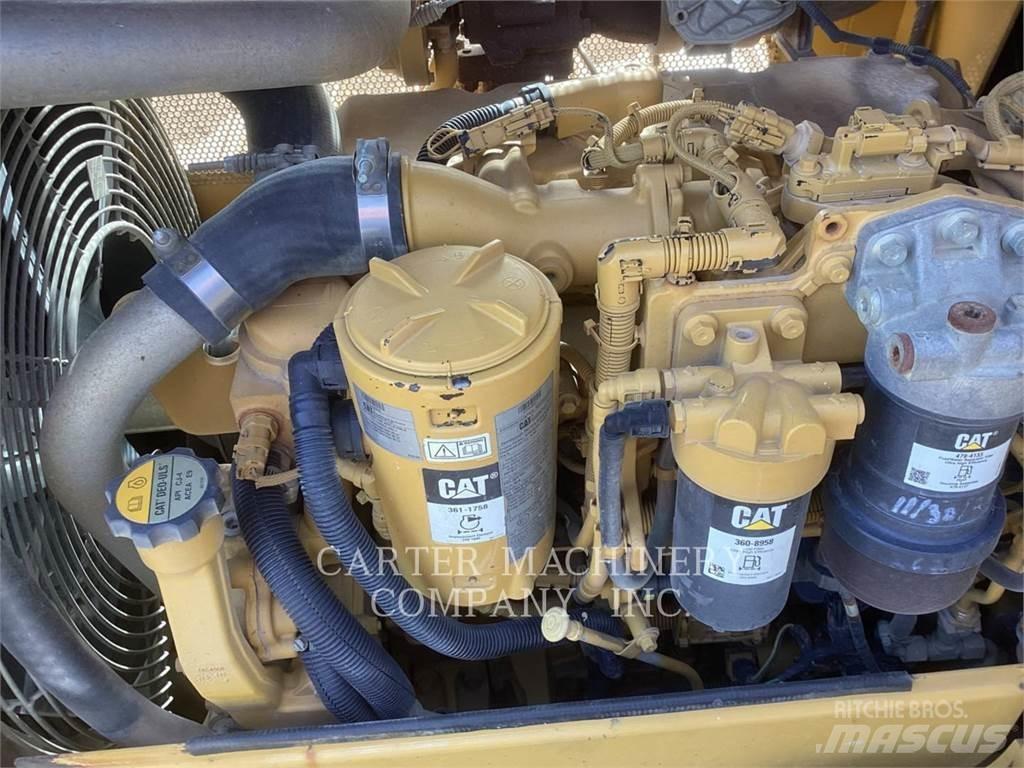 CAT D5K2LGP Telaketjupuskutraktorit