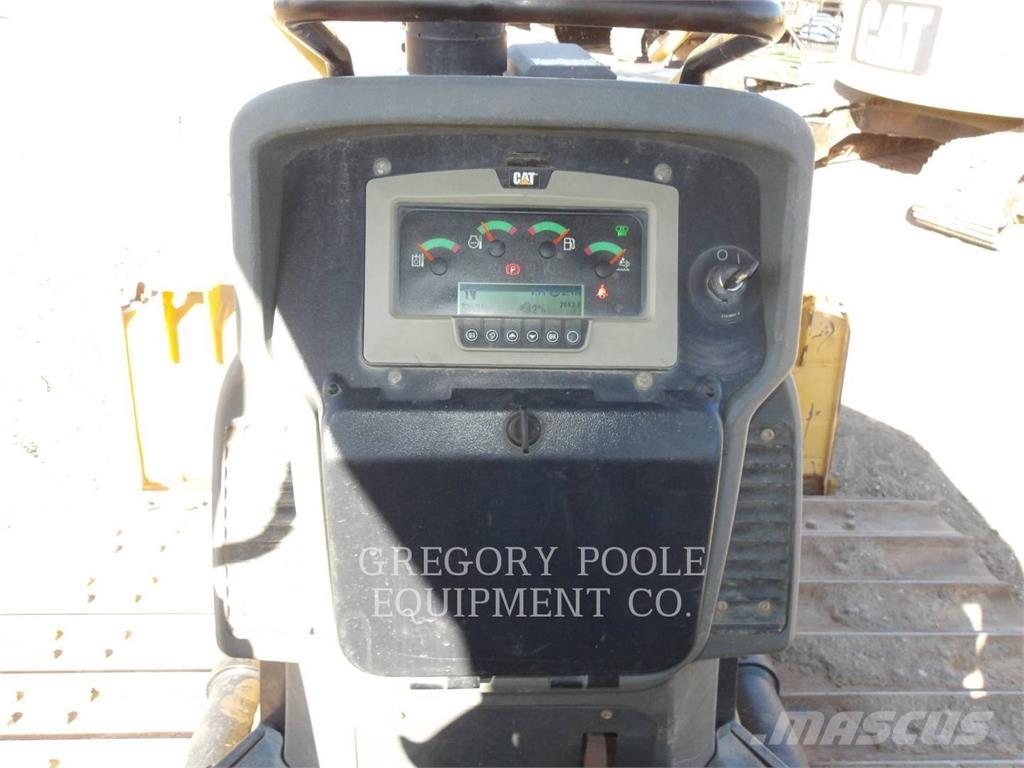 CAT D5K2LGP Telaketjupuskutraktorit