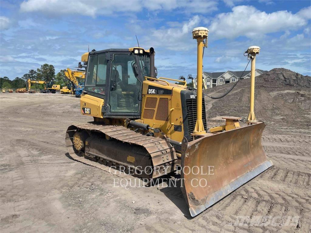 CAT D5K2LGP Telaketjupuskutraktorit