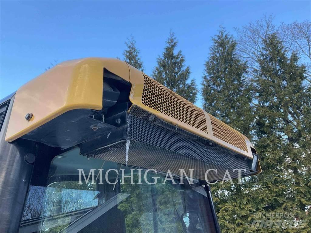 CAT D5K2X ASZ24F Telaketjupuskutraktorit