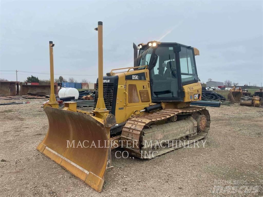 CAT D5K2XL Telaketjupuskutraktorit