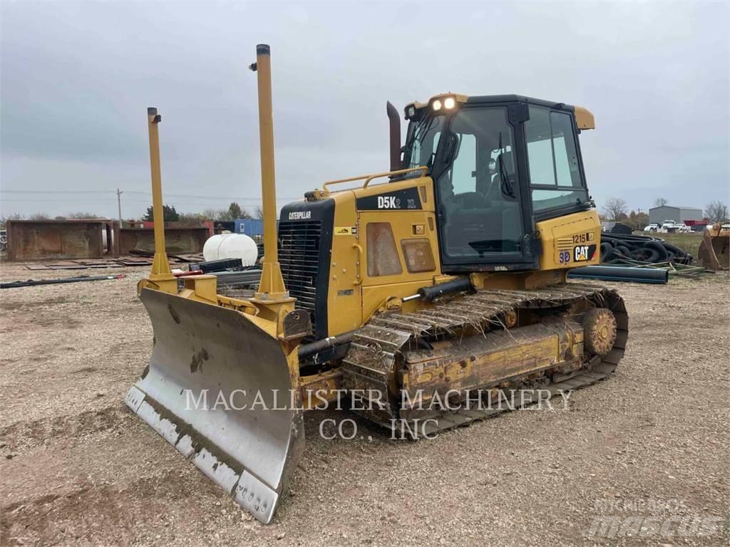 CAT D5K2XL Telaketjupuskutraktorit