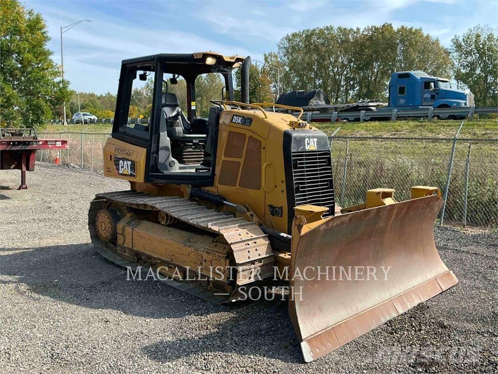 CAT D5K2XL Telaketjupuskutraktorit