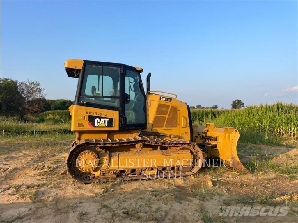 CAT D5K2XL Telaketjupuskutraktorit