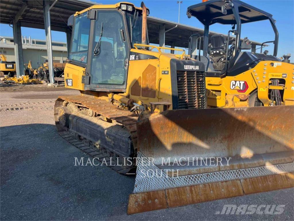 CAT D5KXL Telaketjupuskutraktorit