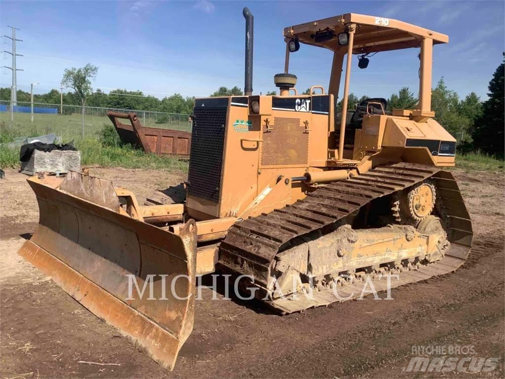 CAT D5ML Telaketjupuskutraktorit