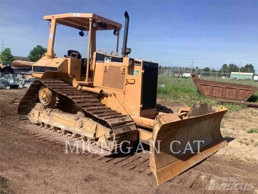 CAT D5ML Telaketjupuskutraktorit