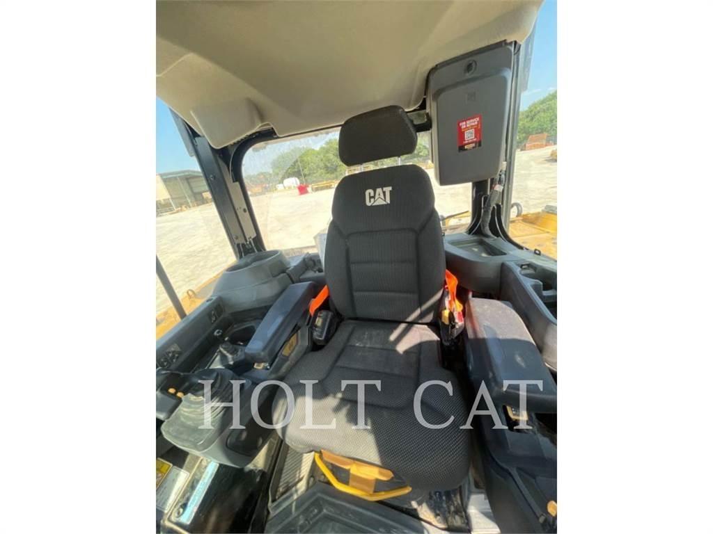 CAT D6 Telaketjupuskutraktorit