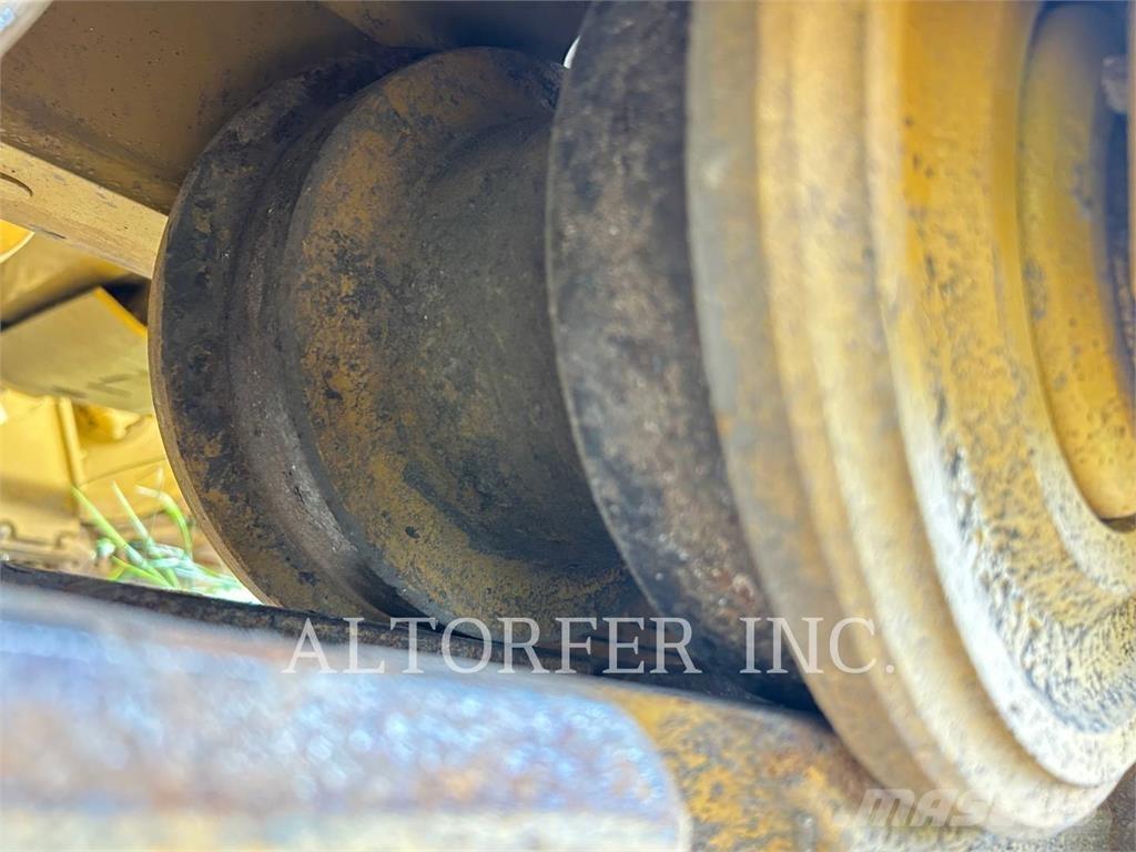 CAT D6-20XE SU Telaketjupuskutraktorit