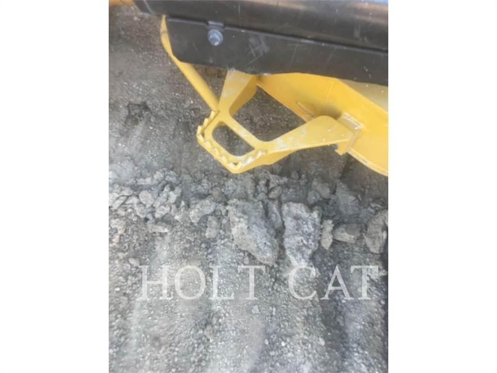 CAT D6 VP Telaketjupuskutraktorit