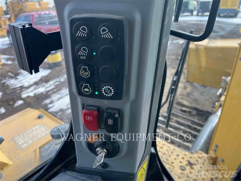 CAT D6 VP Telaketjupuskutraktorit