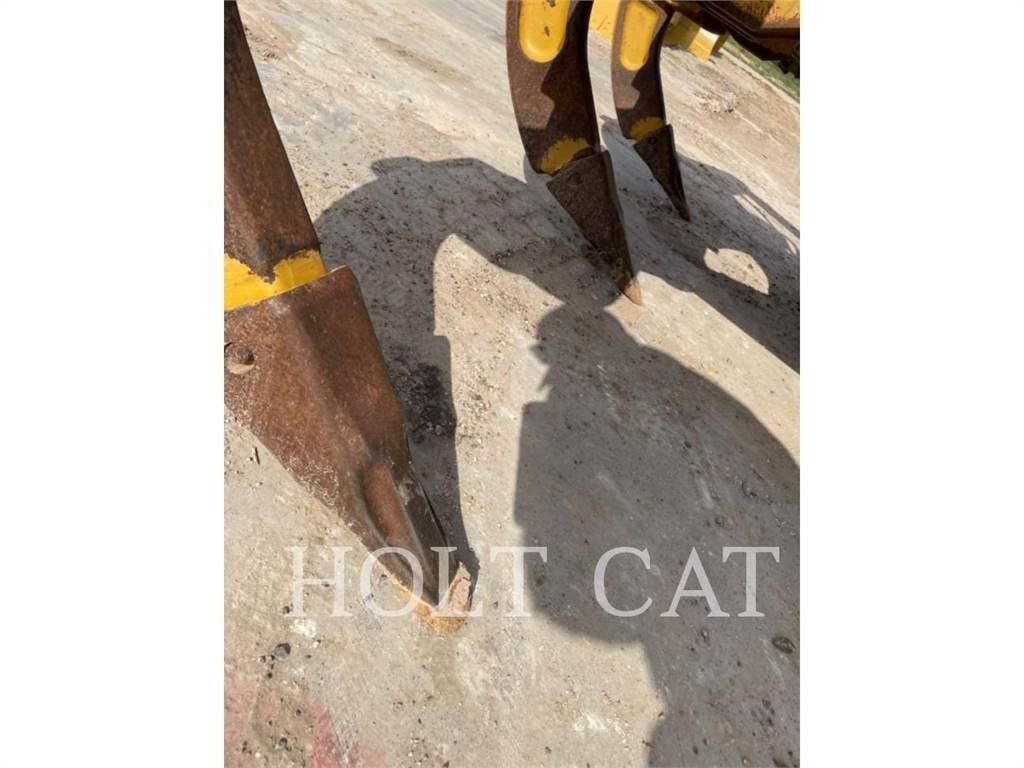 CAT D6 XL Telaketjupuskutraktorit