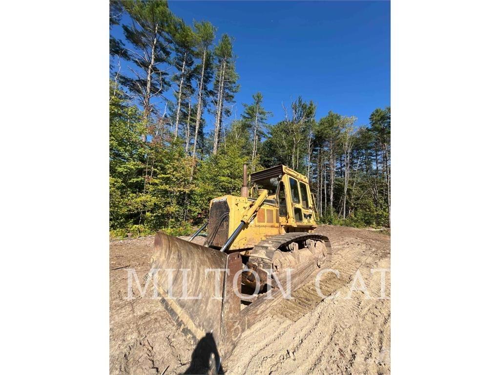CAT D6D Telaketjupuskutraktorit