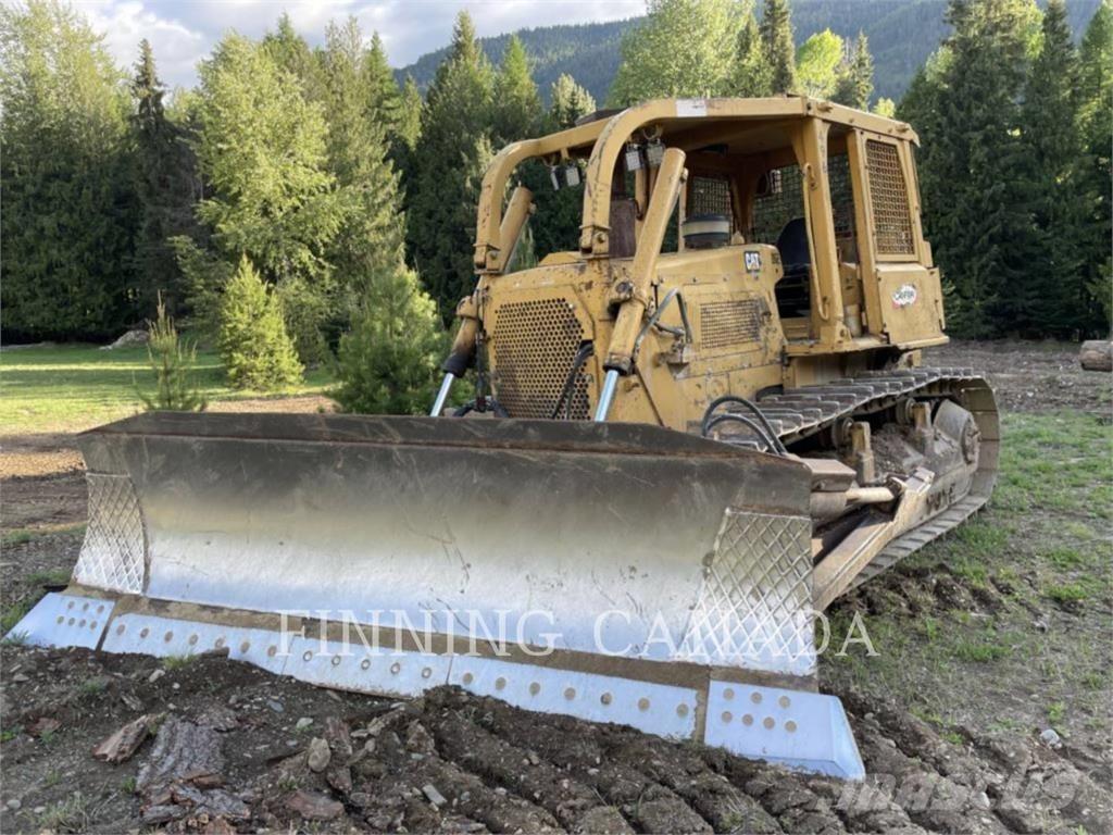 CAT D6E Telaketjupuskutraktorit