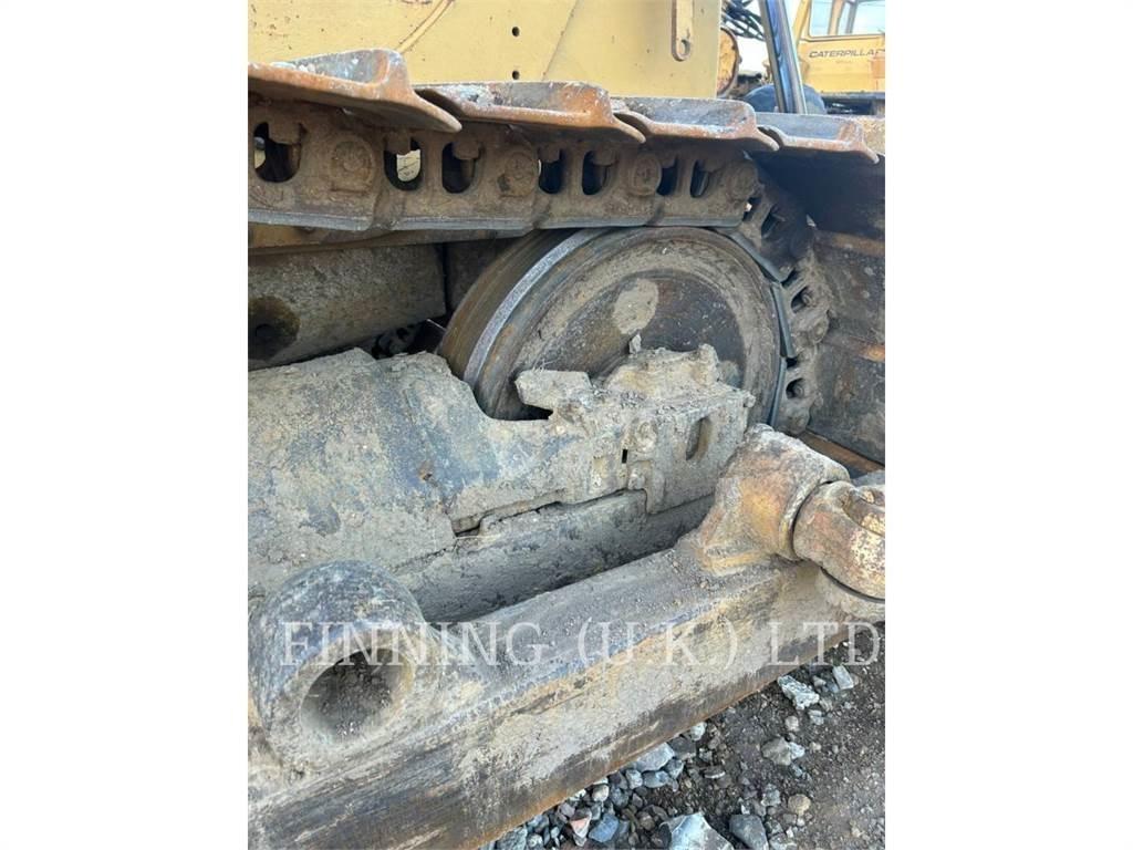 CAT D6E PS Telaketjupuskutraktorit