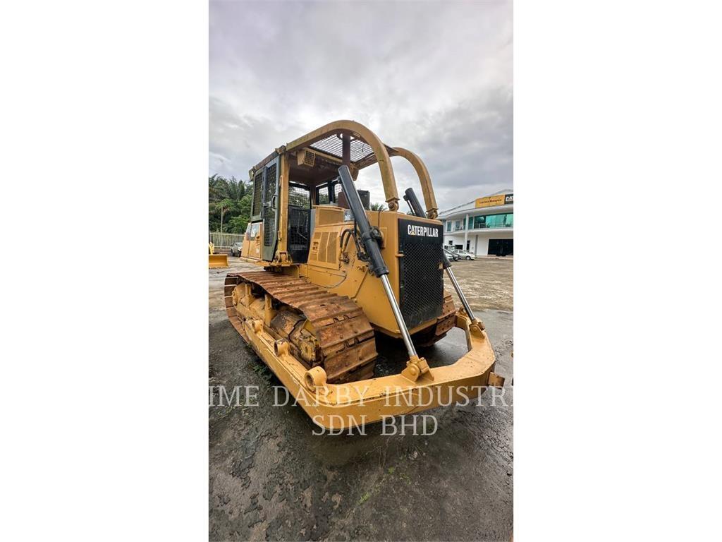 CAT D6G Telaketjupuskutraktorit