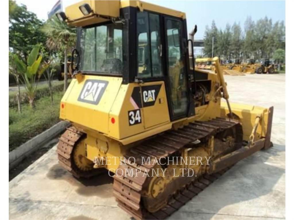 CAT D6G Telaketjupuskutraktorit