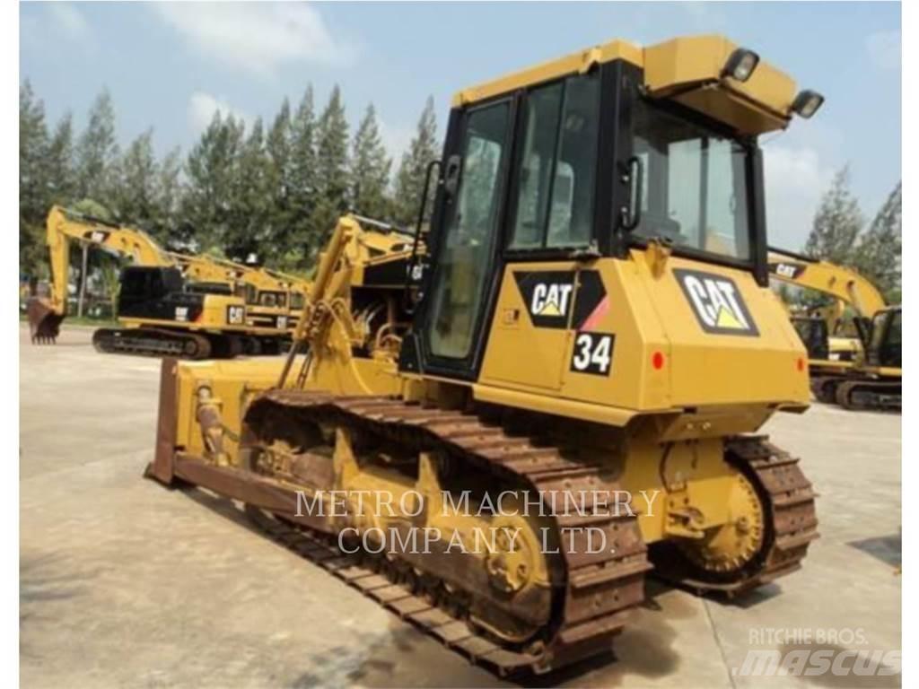 CAT D6G Telaketjupuskutraktorit