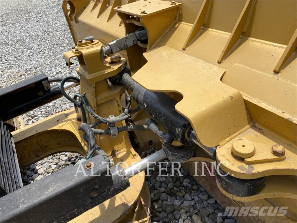 CAT D6K2 LGP Telaketjupuskutraktorit