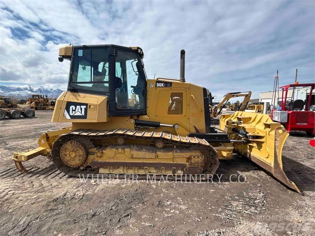CAT D6K2 XL Telaketjupuskutraktorit