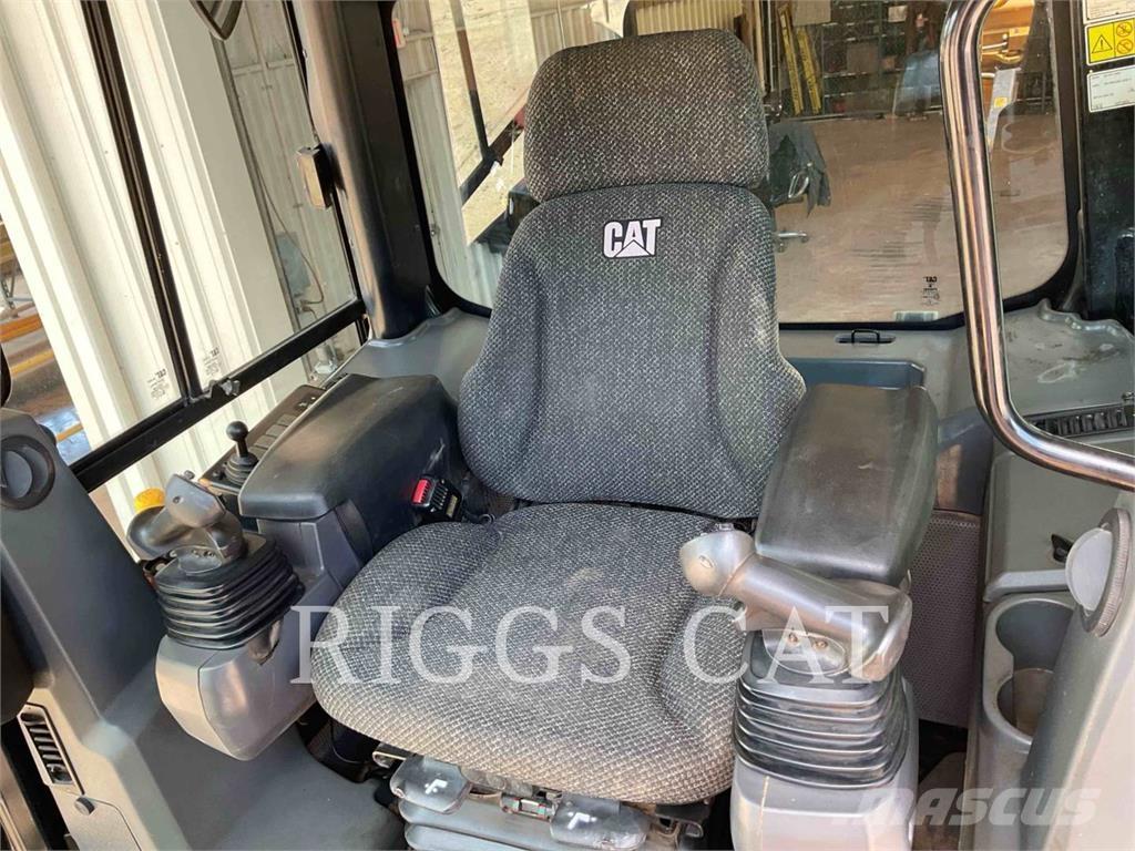 CAT D6K2LGP Telaketjupuskutraktorit