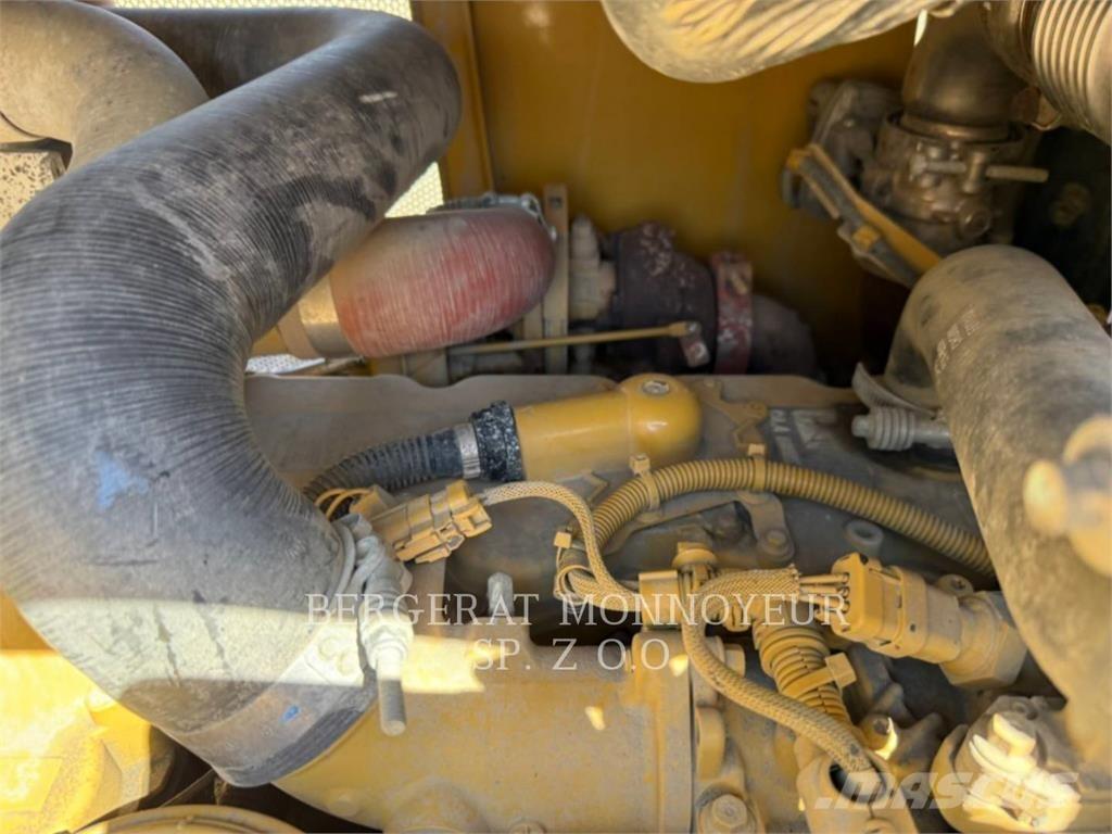 CAT D6K2LGP Telaketjupuskutraktorit