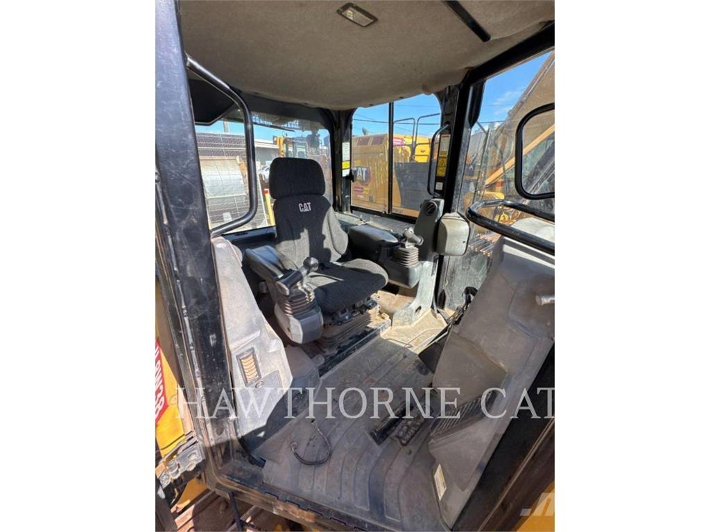 CAT D6K2XL GCS Telaketjupuskutraktorit