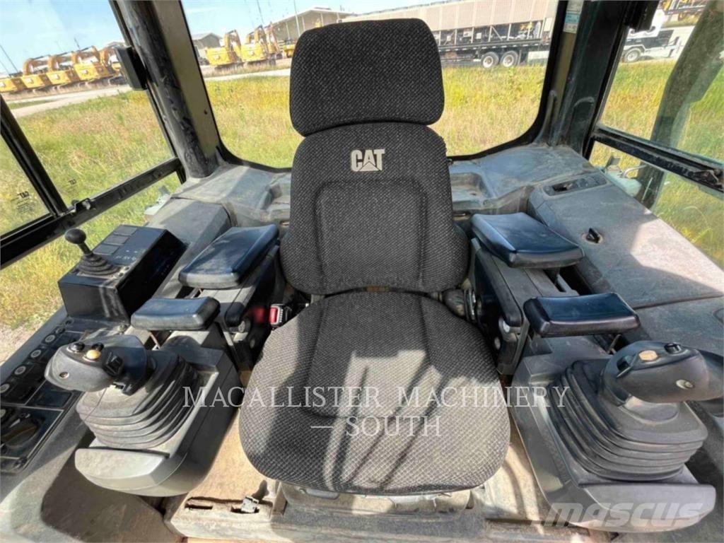CAT D6KXL Telaketjupuskutraktorit