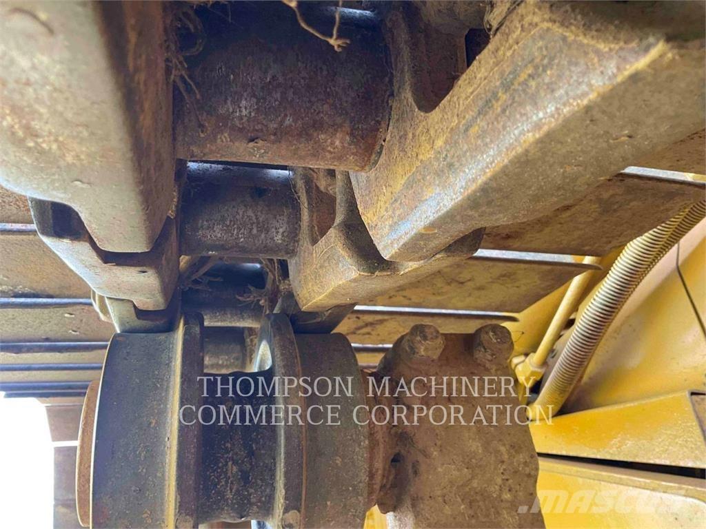 CAT D6M LGP Telaketjupuskutraktorit