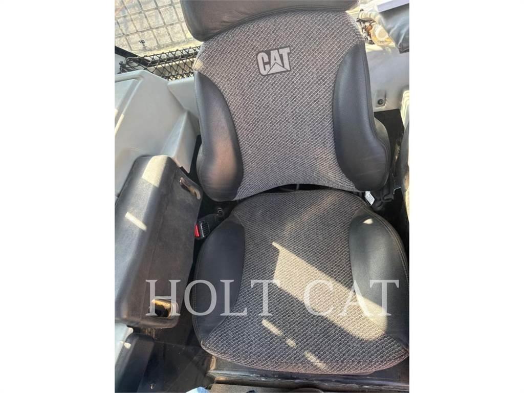 CAT D6N Telaketjupuskutraktorit