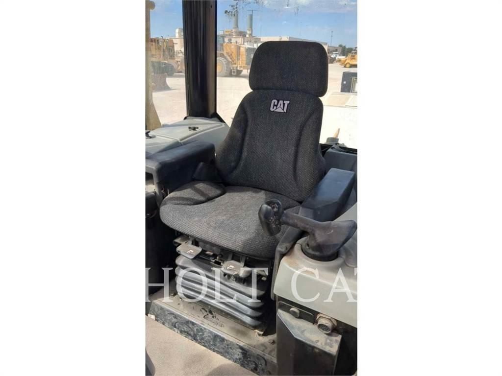 CAT D6N LAND Telaketjupuskutraktorit