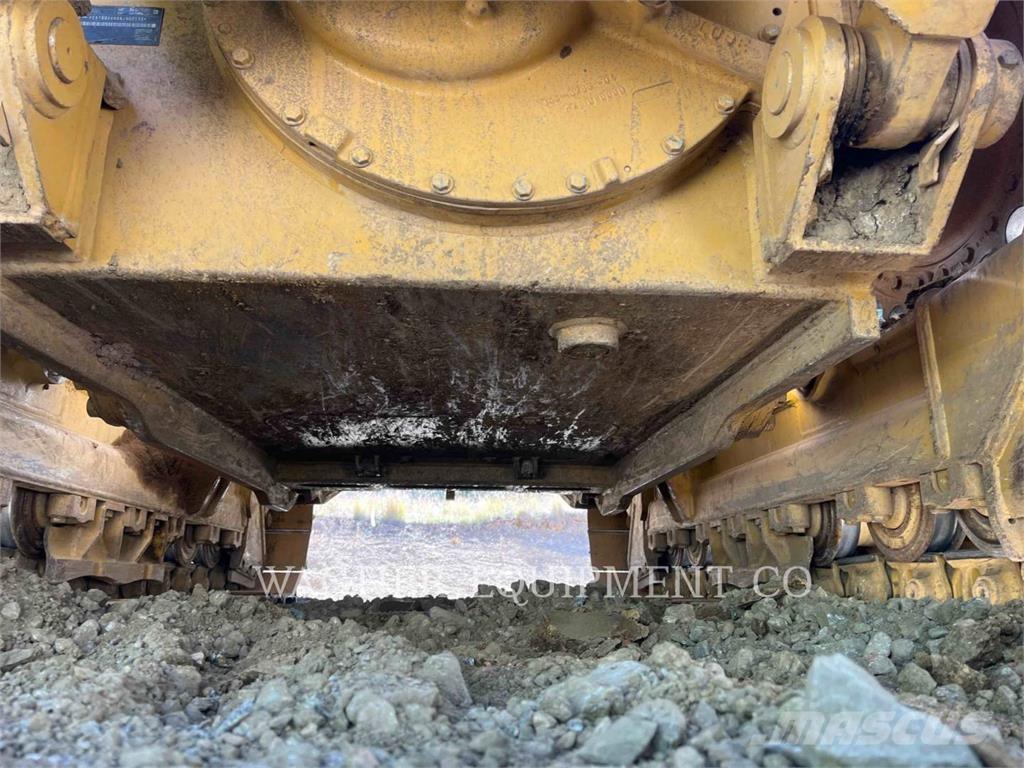 CAT D6N XL Telaketjupuskutraktorit