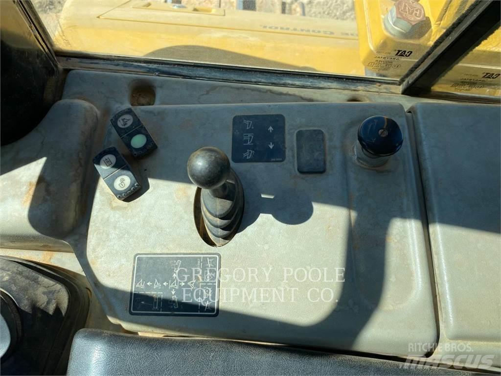 CAT D6NLGP Telaketjupuskutraktorit
