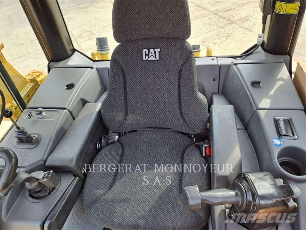 CAT D6NLGP Telaketjupuskutraktorit