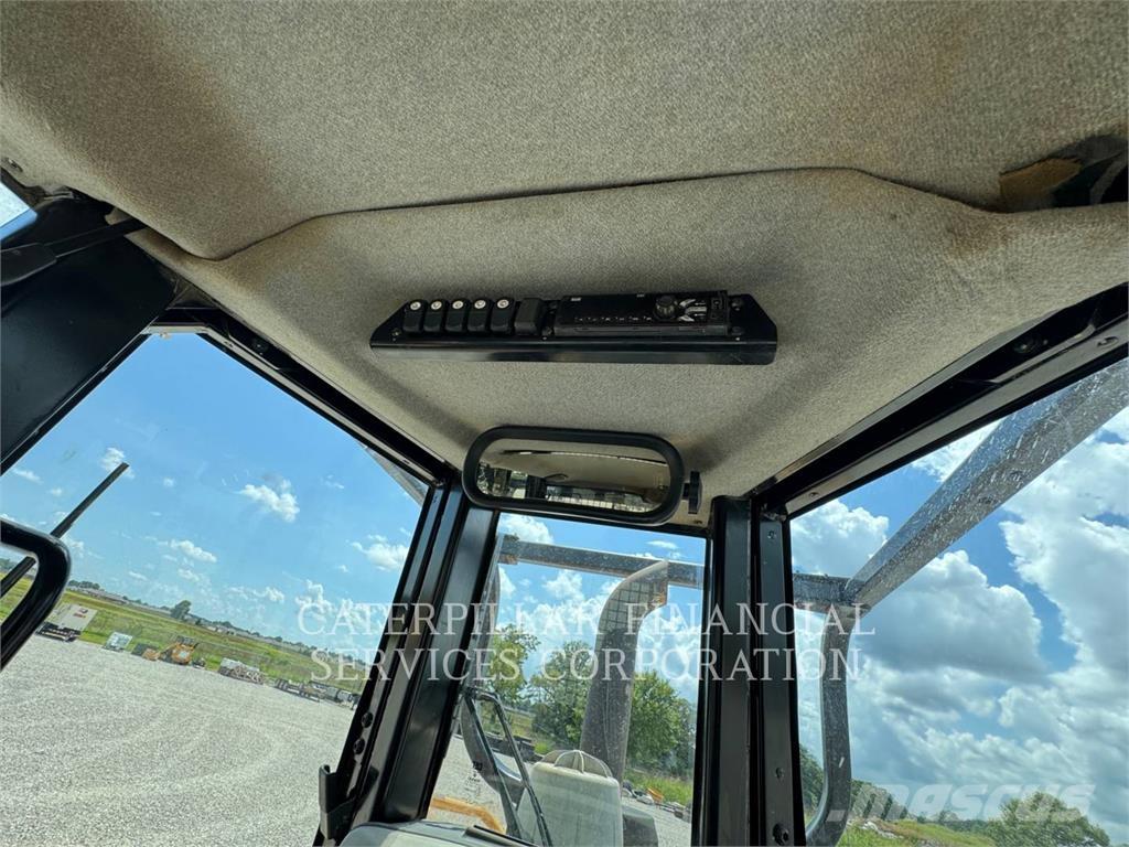 CAT D6NLGP Telaketjupuskutraktorit