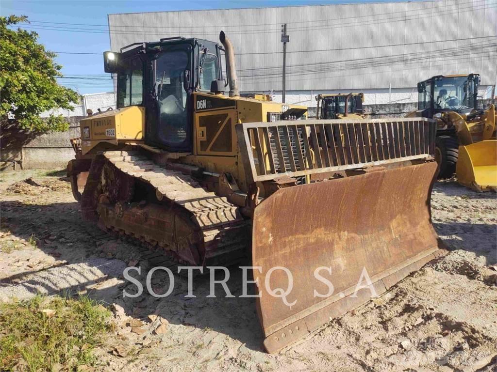 CAT D6NXL Telaketjupuskutraktorit