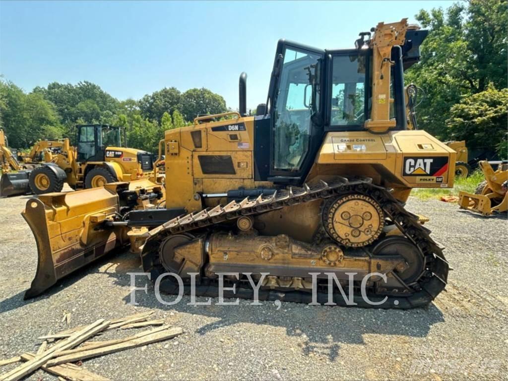 CAT D6NXL Telaketjupuskutraktorit