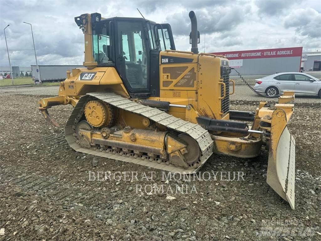 CAT D6NXL Telaketjupuskutraktorit