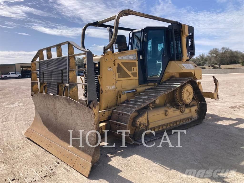 CAT D6NXL Telaketjupuskutraktorit