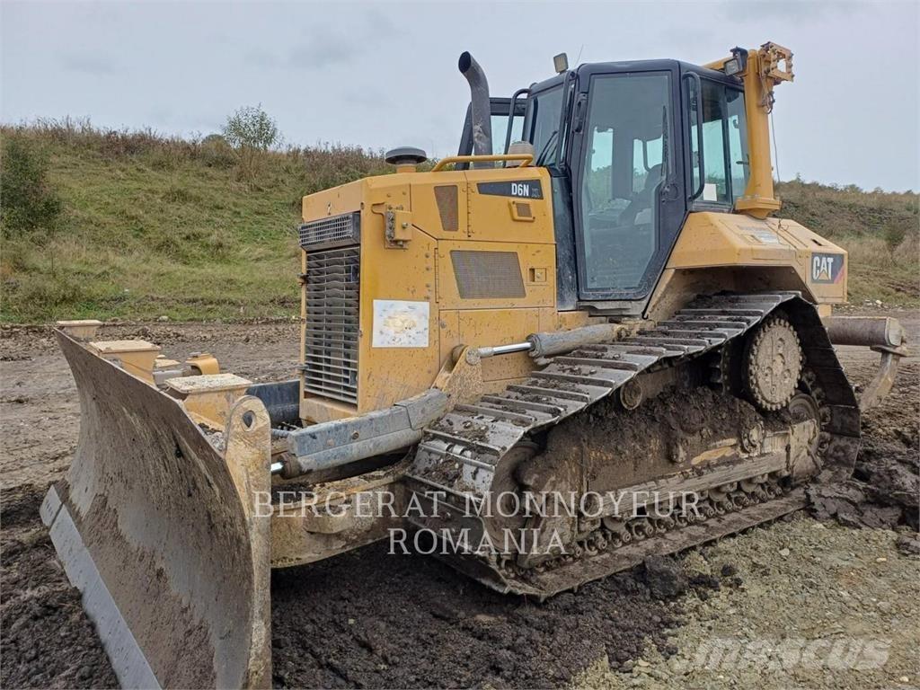 CAT D6NXL Telaketjupuskutraktorit