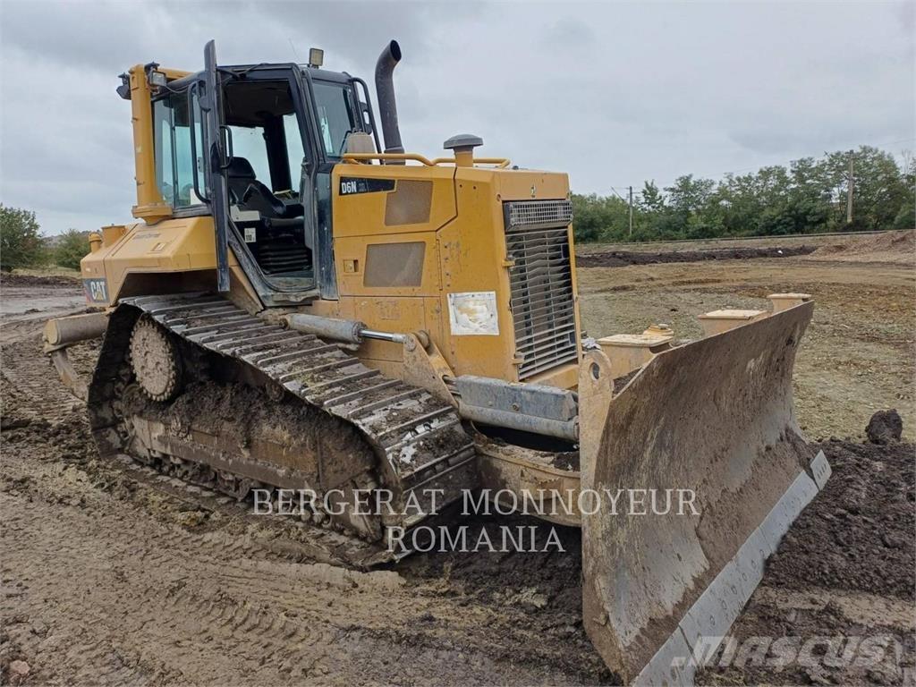 CAT D6NXL Telaketjupuskutraktorit
