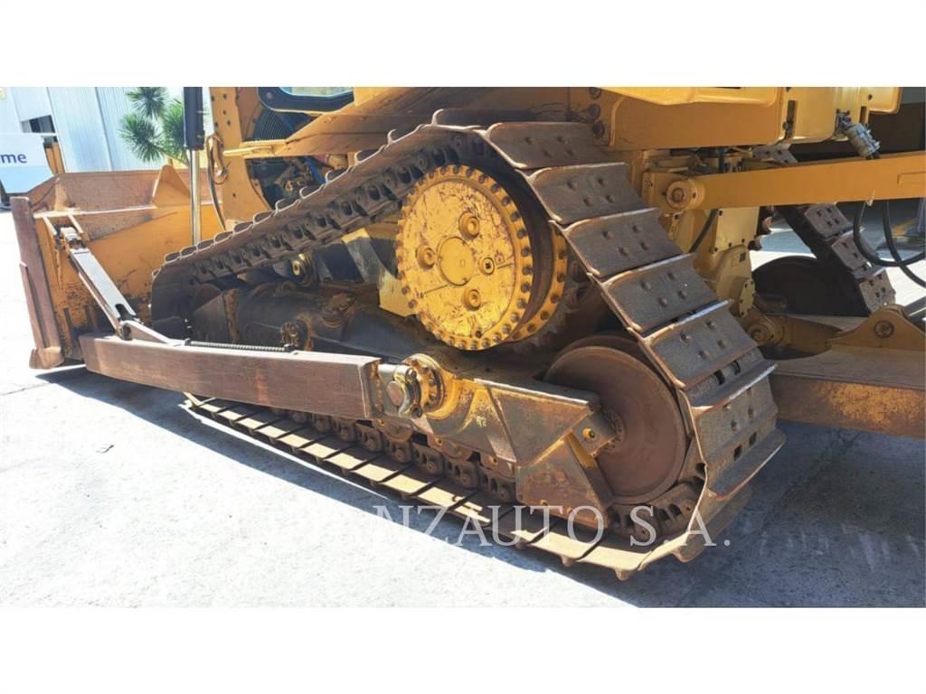 CAT D6R Telaketjupuskutraktorit