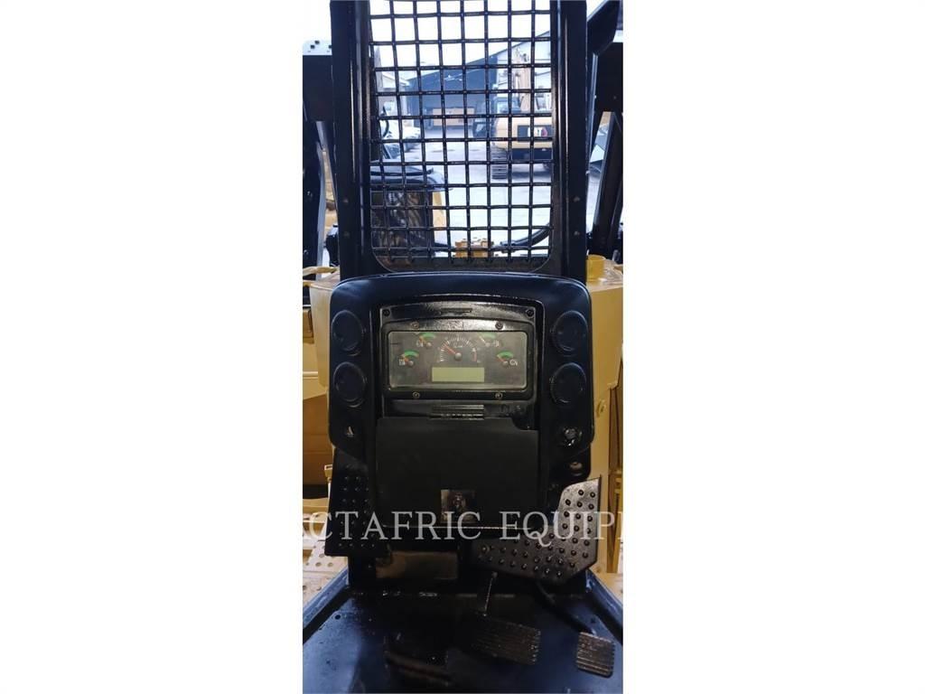 CAT D6R2 Telaketjupuskutraktorit
