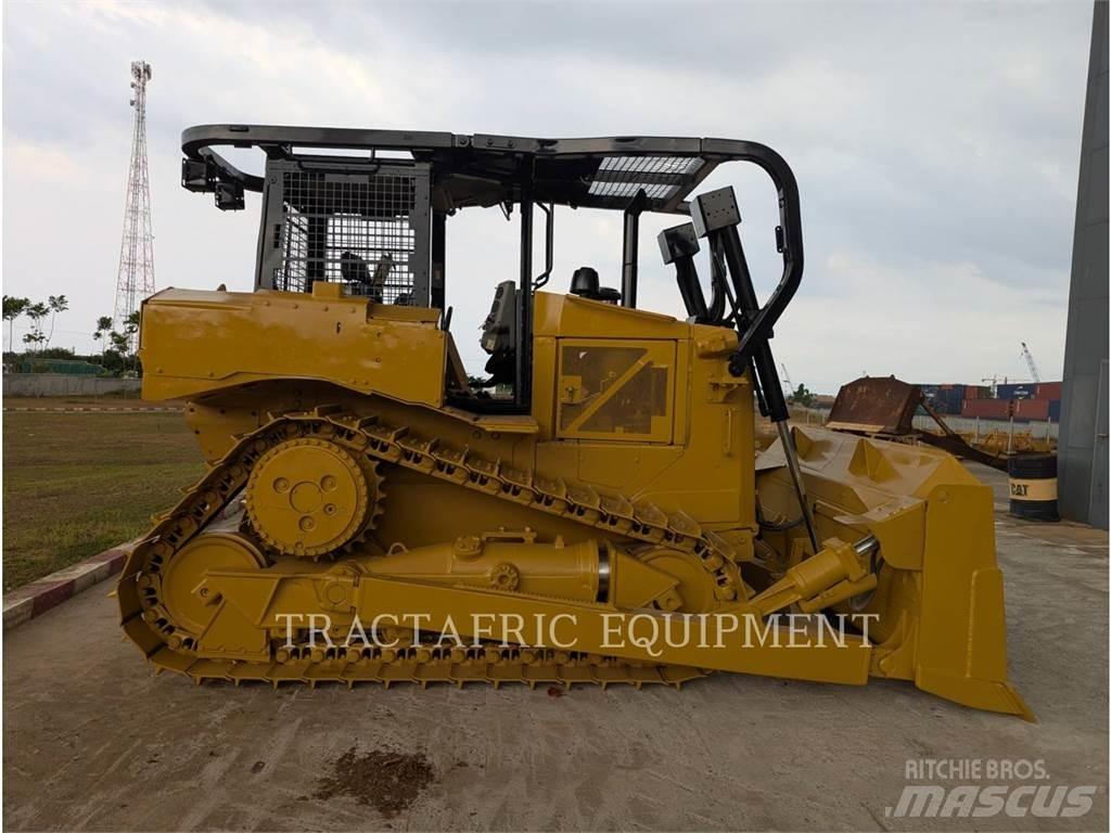 CAT D6R2 Telaketjupuskutraktorit