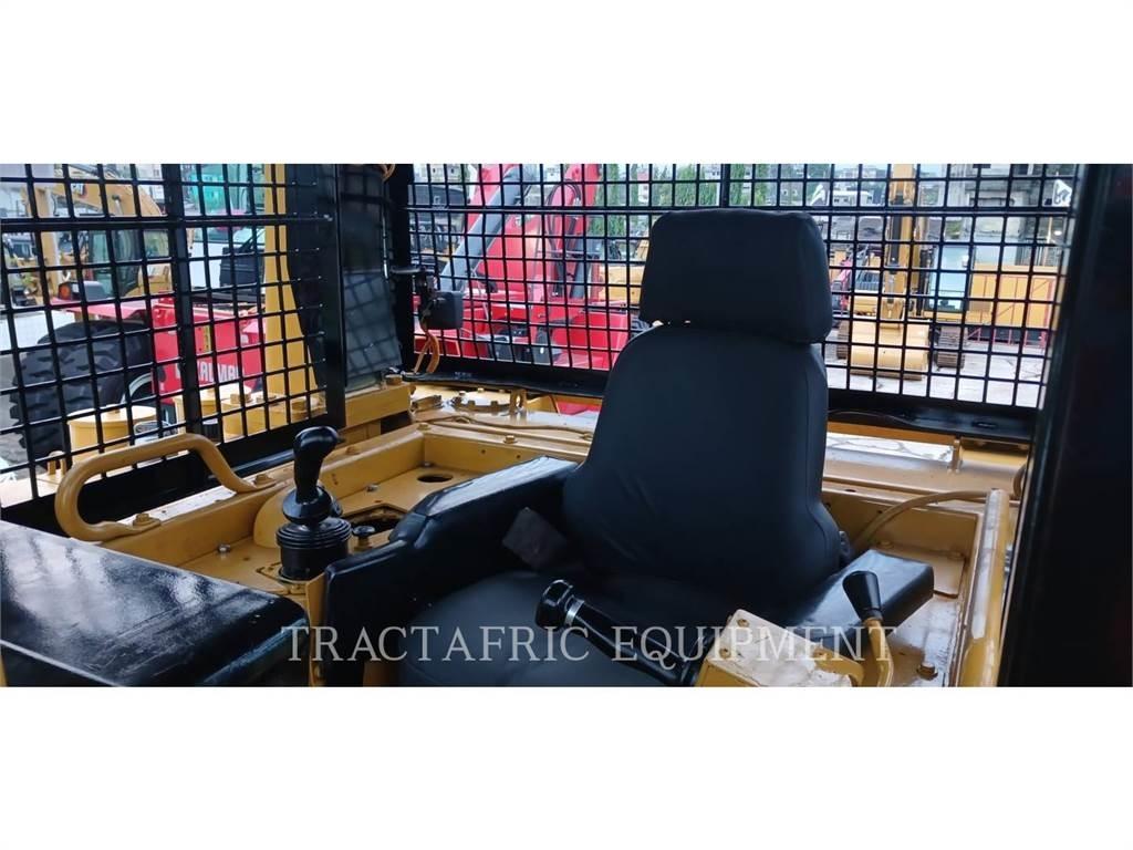 CAT D6RXL Telaketjupuskutraktorit