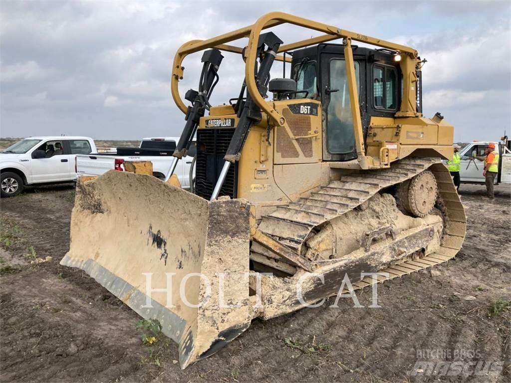 CAT D6T Telaketjupuskutraktorit