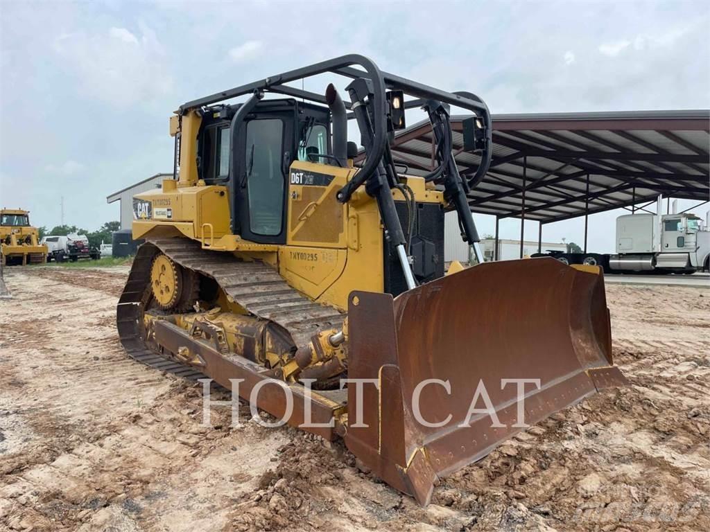 CAT D6T Telaketjupuskutraktorit