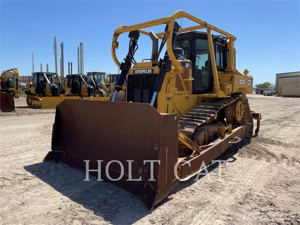 CAT D6T Telaketjupuskutraktorit