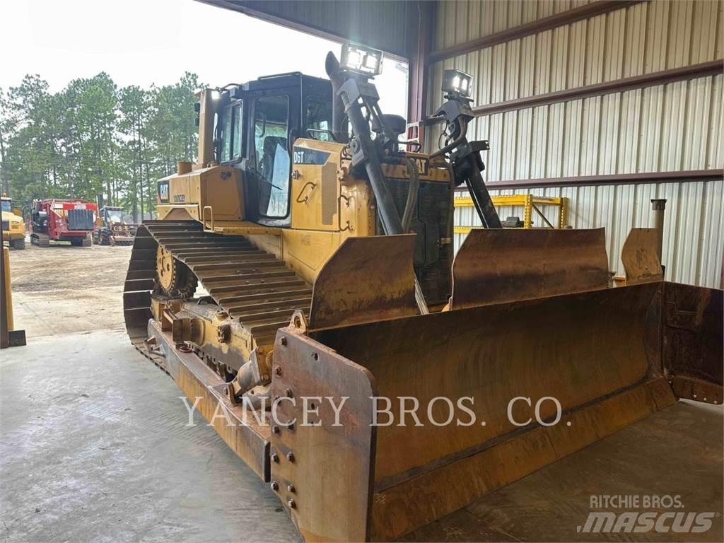 CAT D6T Telaketjupuskutraktorit