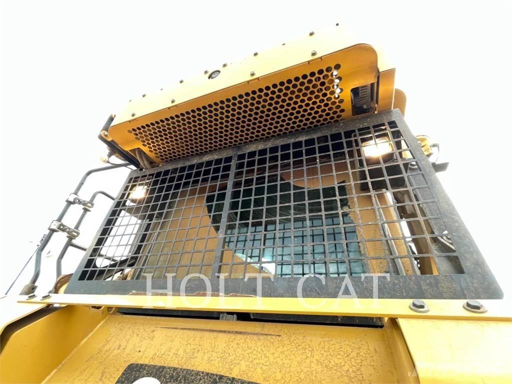 CAT D6T Telaketjupuskutraktorit